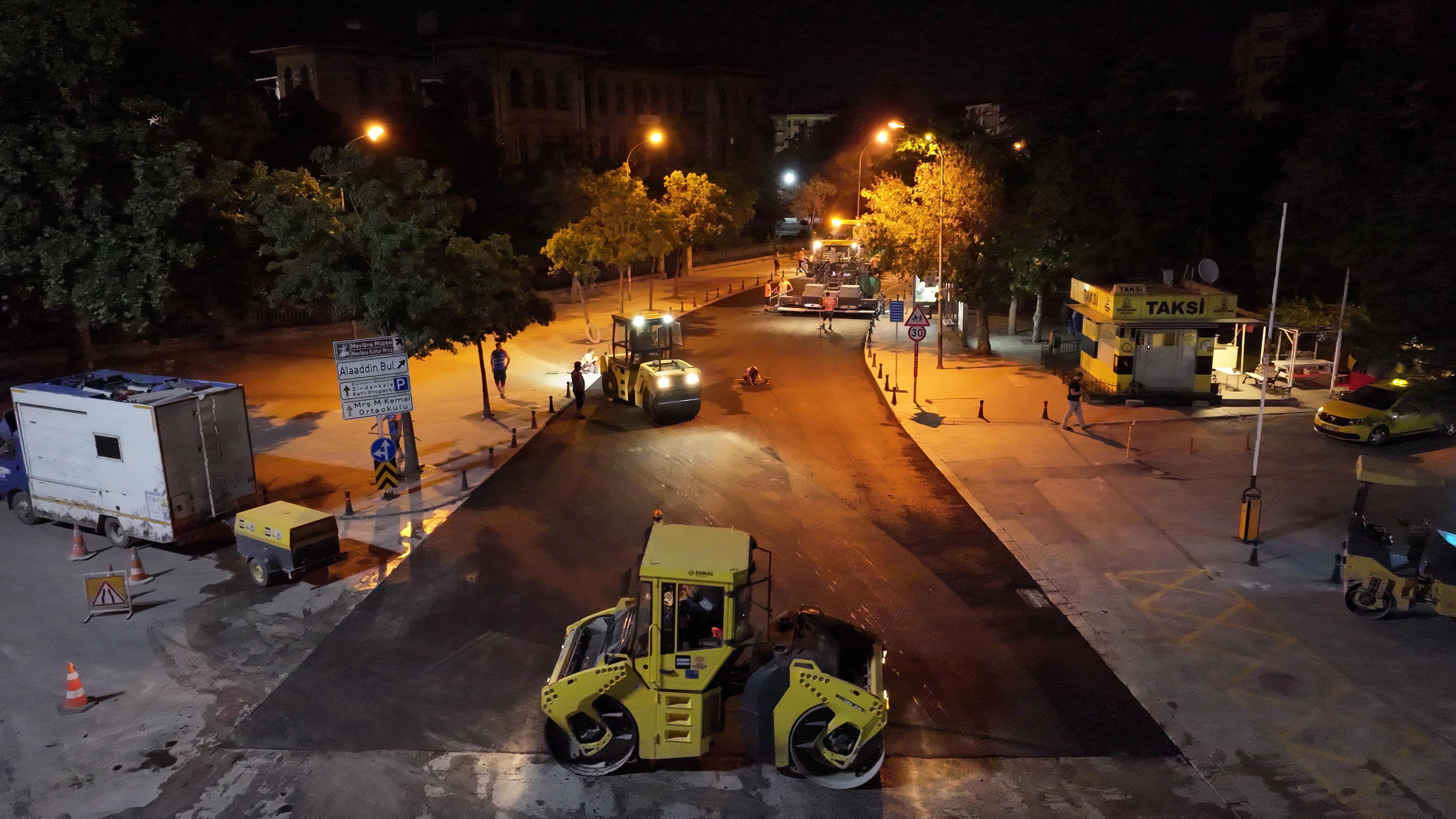 BAŞKAN ALTAY, ATATÜRK CADDESİ'NDE ASFALT YENİLEME ÇALIŞMASI YAPARAK STANDARDI YÜKSELTTİKLERİNİ AÇIKLADI
