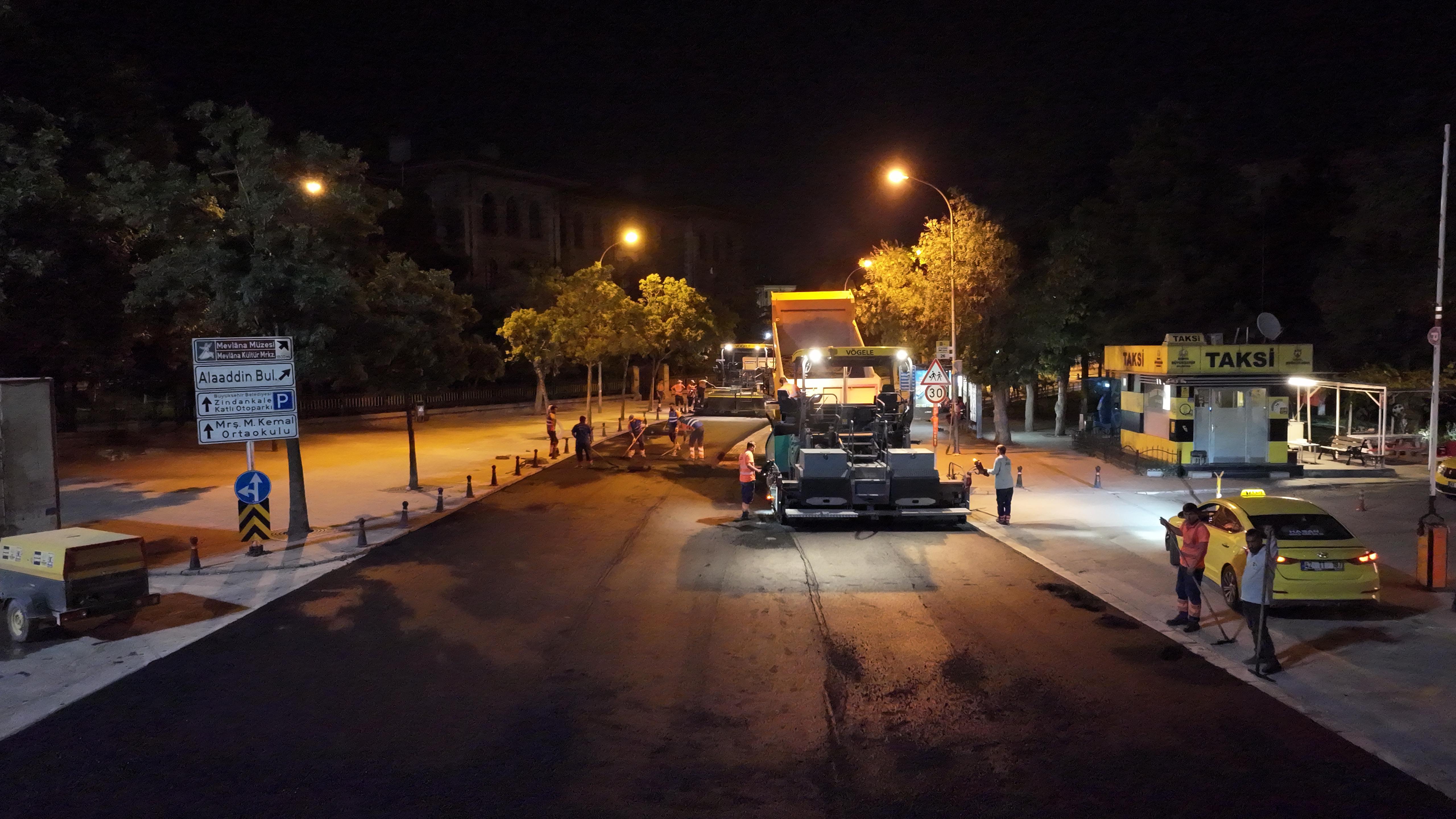 BAŞKAN ALTAY, ATATÜRK CADDESİ'NDE ASFALT YENİLEME ÇALIŞMASI YAPARAK STANDARDI YÜKSELTTİKLERİNİ AÇIKLADI