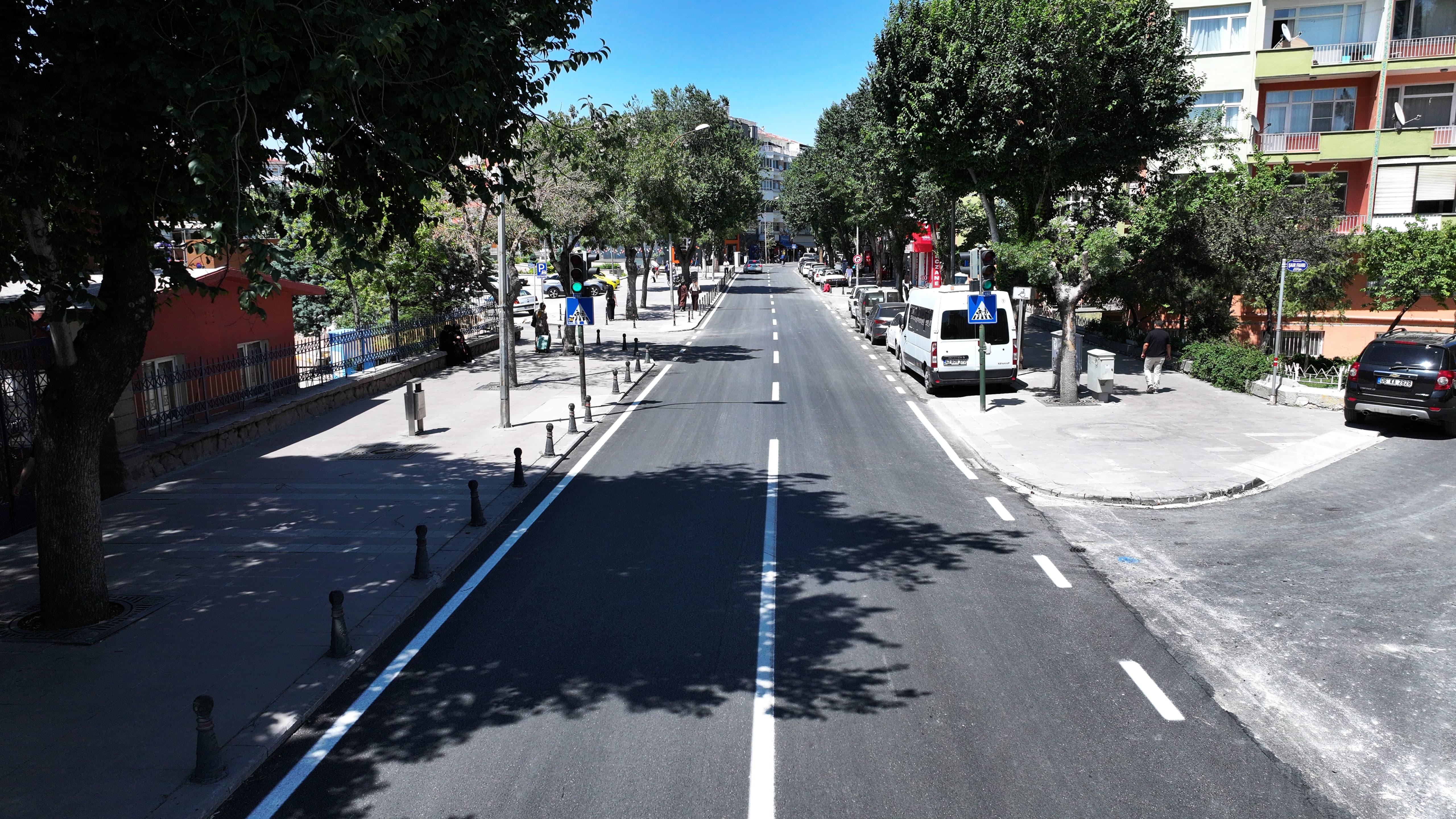 BAŞKAN ALTAY, ATATÜRK CADDESİ'NDE ASFALT YENİLEME ÇALIŞMASI YAPARAK STANDARDI YÜKSELTTİKLERİNİ AÇIKLADI