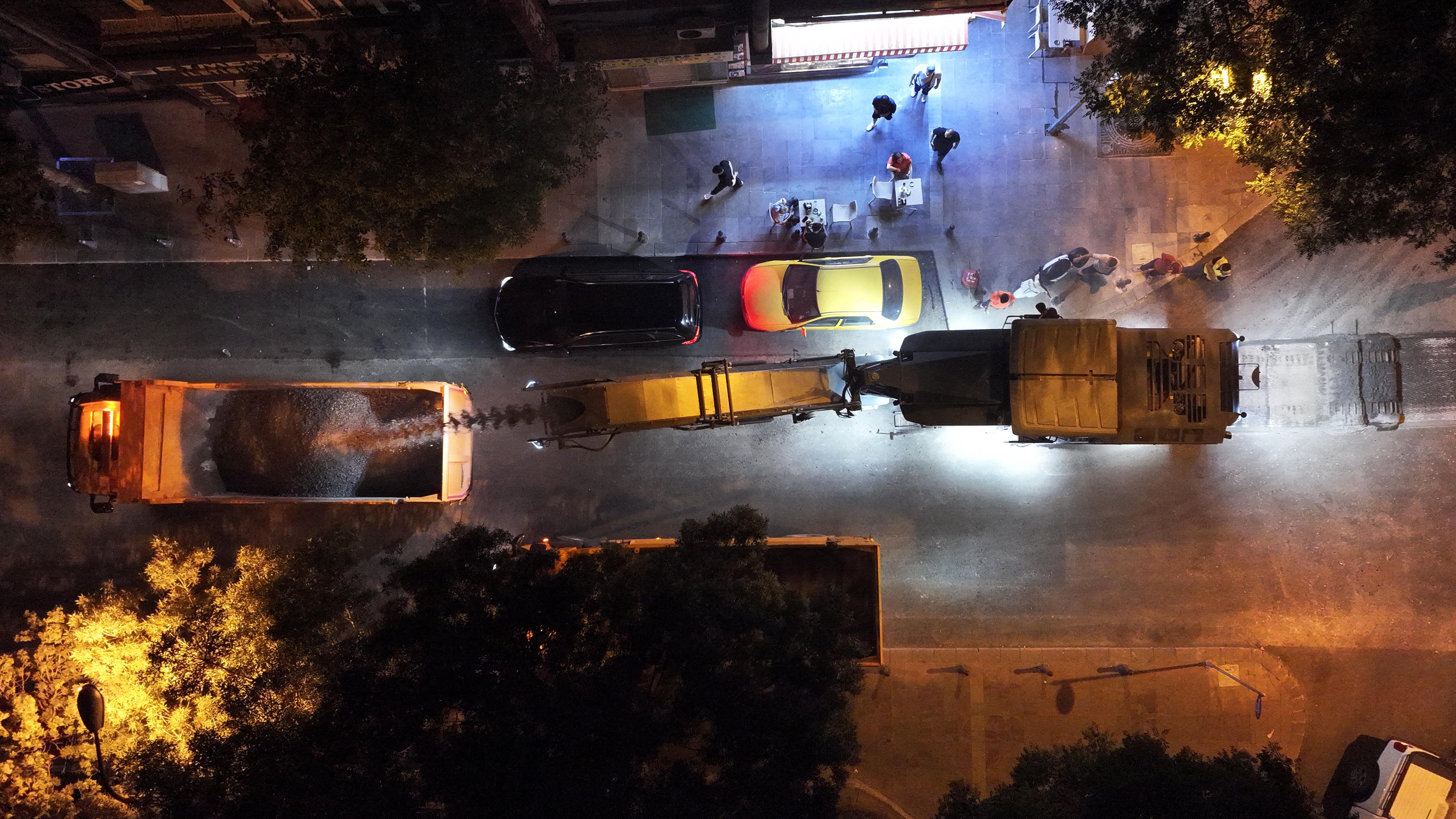 BAŞKAN ALTAY, ATATÜRK CADDESİ'NDE ASFALT YENİLEME ÇALIŞMASI YAPARAK STANDARDI YÜKSELTTİKLERİNİ AÇIKLADI