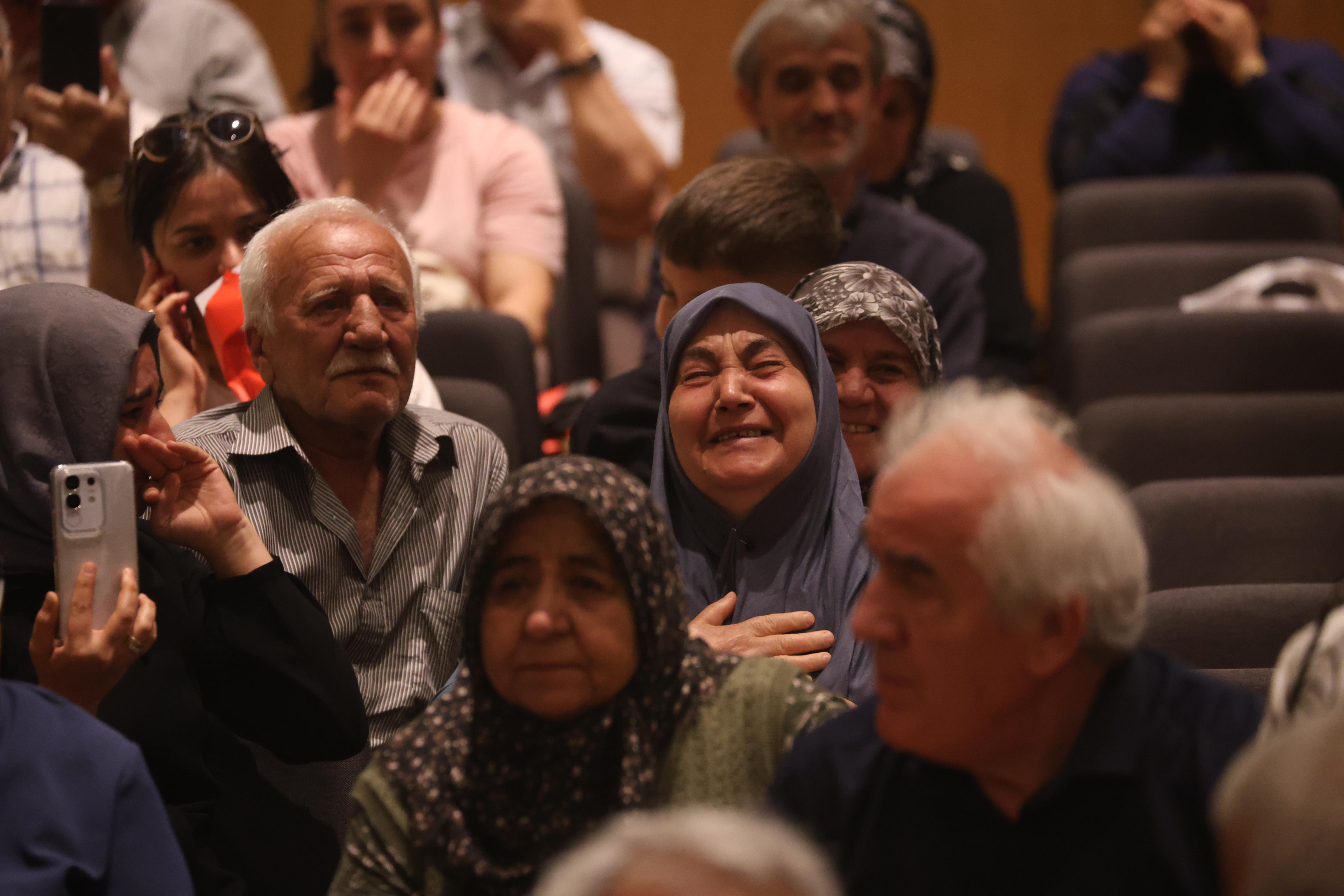 KONYA BÜYÜKŞEHİR'İN "VEFA UMRESİ" ÇEKİLİŞİNDE DUYGU DOLU ANLAR YAŞANDI