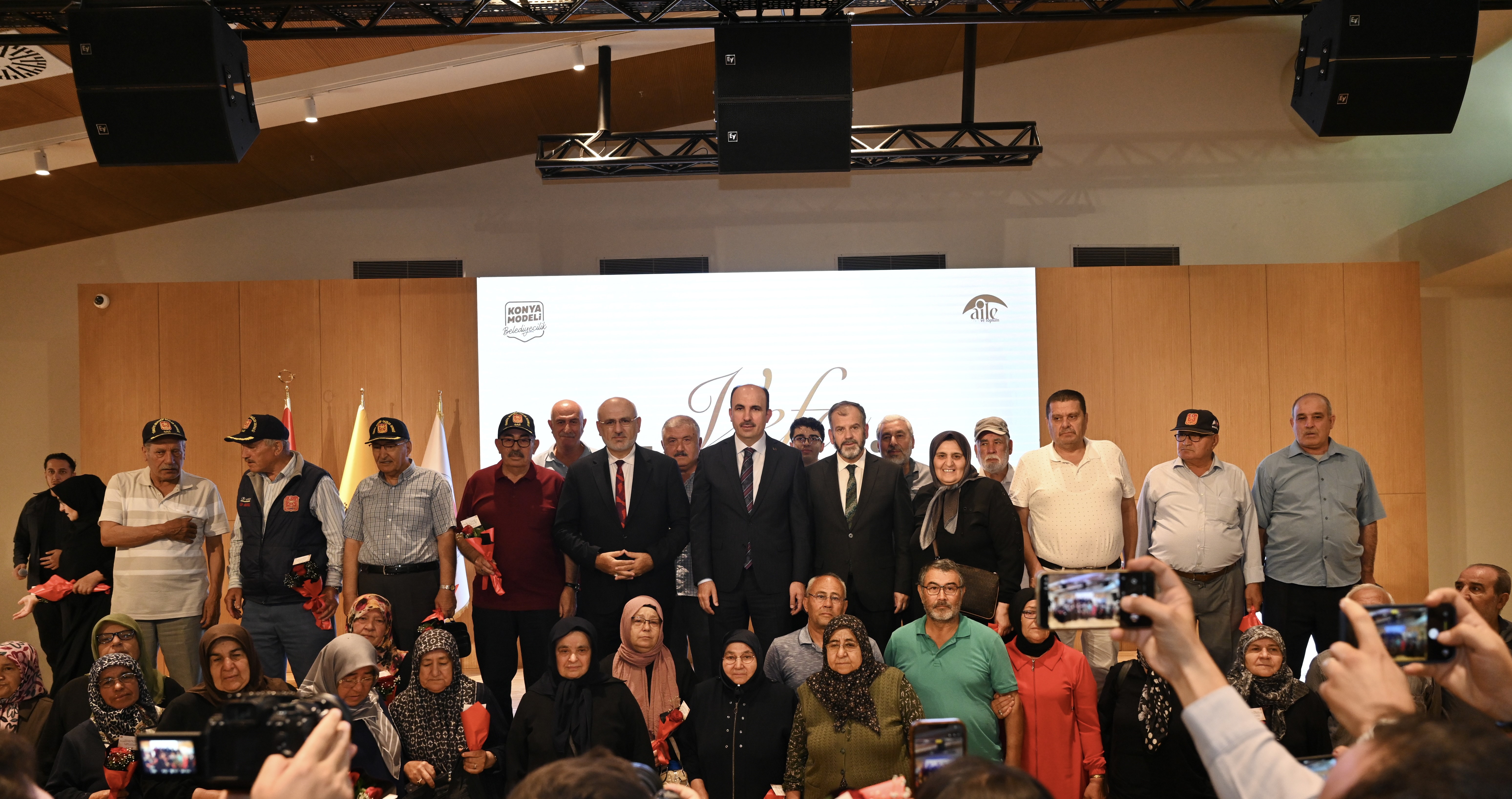 KONYA BÜYÜKŞEHİR'İN "VEFA UMRESİ" ÇEKİLİŞİNDE DUYGU DOLU ANLAR YAŞANDI