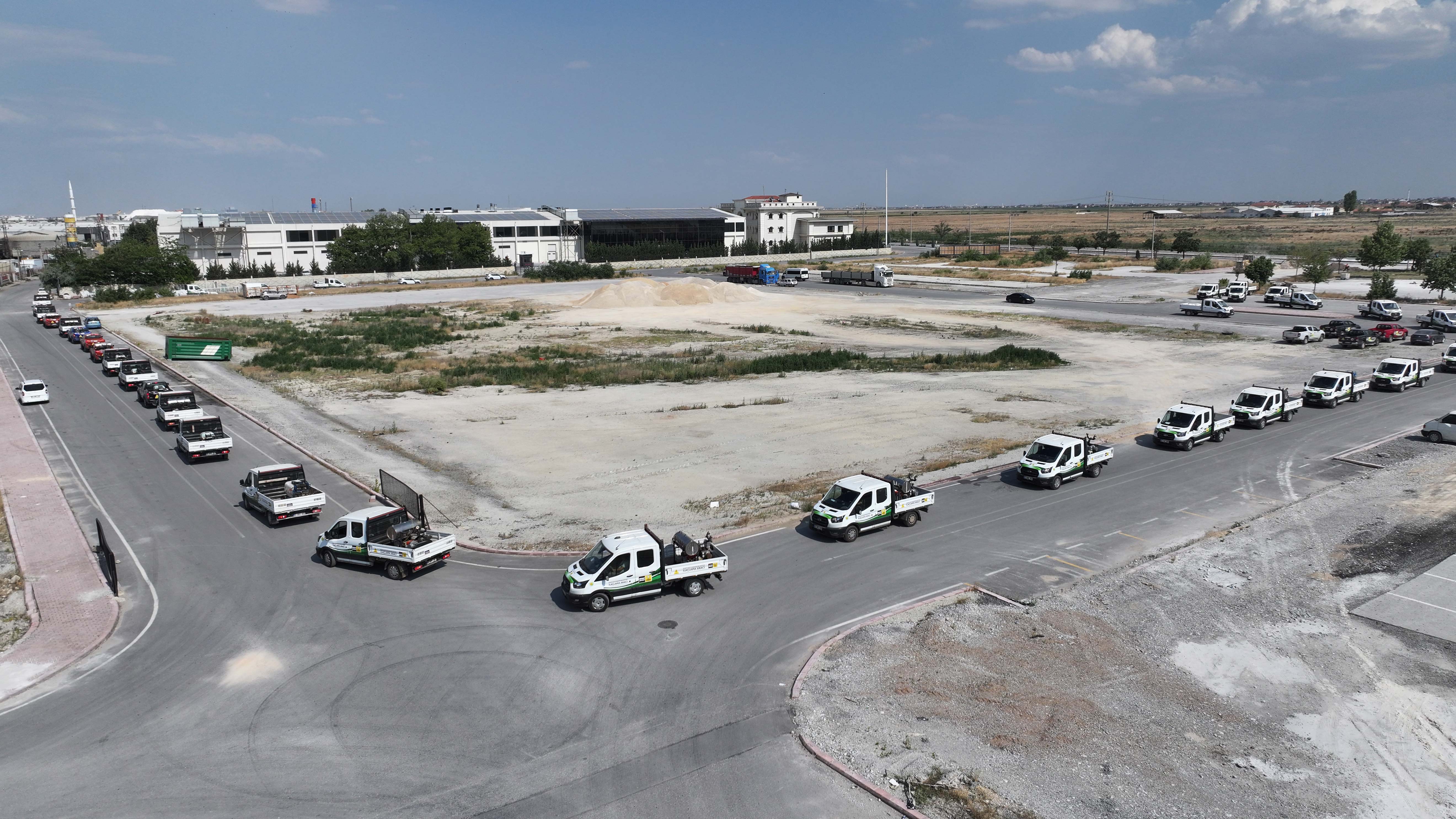 KONYA BÜYÜKŞEHİR, 31 İLÇEDE 859 MAHALLEDE UÇKUN VE LARVA MÜCADELESİNİ ARALIKSIZ SÜRDÜRÜYOR