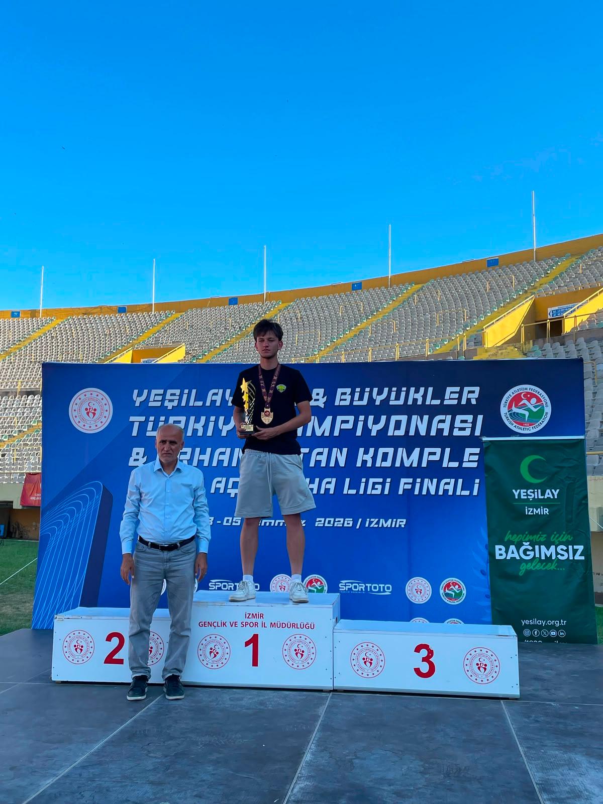 ATLETLERİMİZDEN İZMİR’DE 9 MADALYA BİRDEN