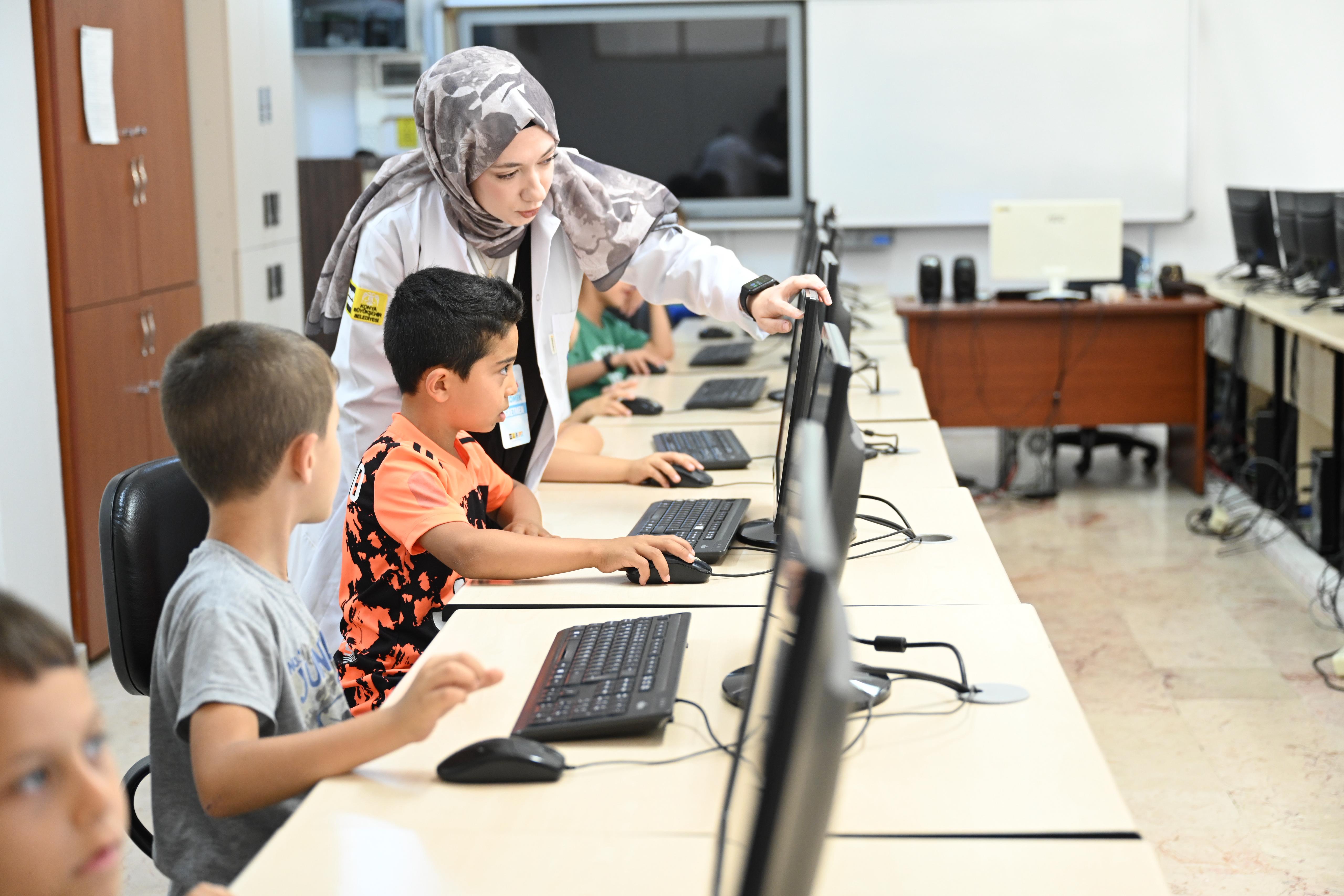 GENÇ KOMEK YAZ OKULU'NDA EĞİTİM HEYECANI 20.500 ÖĞRENCİ İLE BAŞLADI