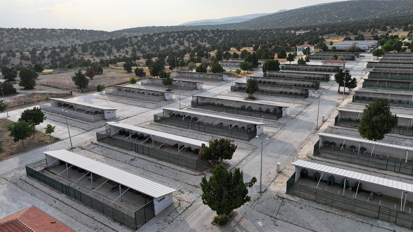 SAHİPSİZ HAYVAN BAKIM EVİ VE REHABİLİTASYON MERKEZİ