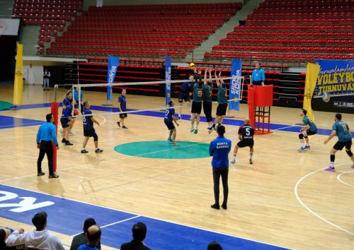 KURUMLAR SAHAYA İNİYOR: VOLEYBOL TURNUVASI İÇİN KAYITLAR BAŞLADI
