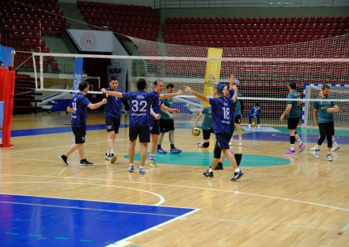 KURUMLAR SAHAYA İNİYOR: VOLEYBOL TURNUVASI İÇİN KAYITLAR BAŞLADI
